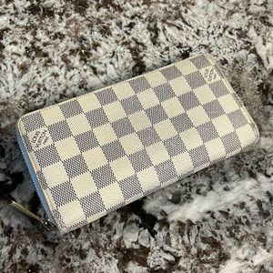 Damier Azur. Zippy wallet. Louis Vuitton